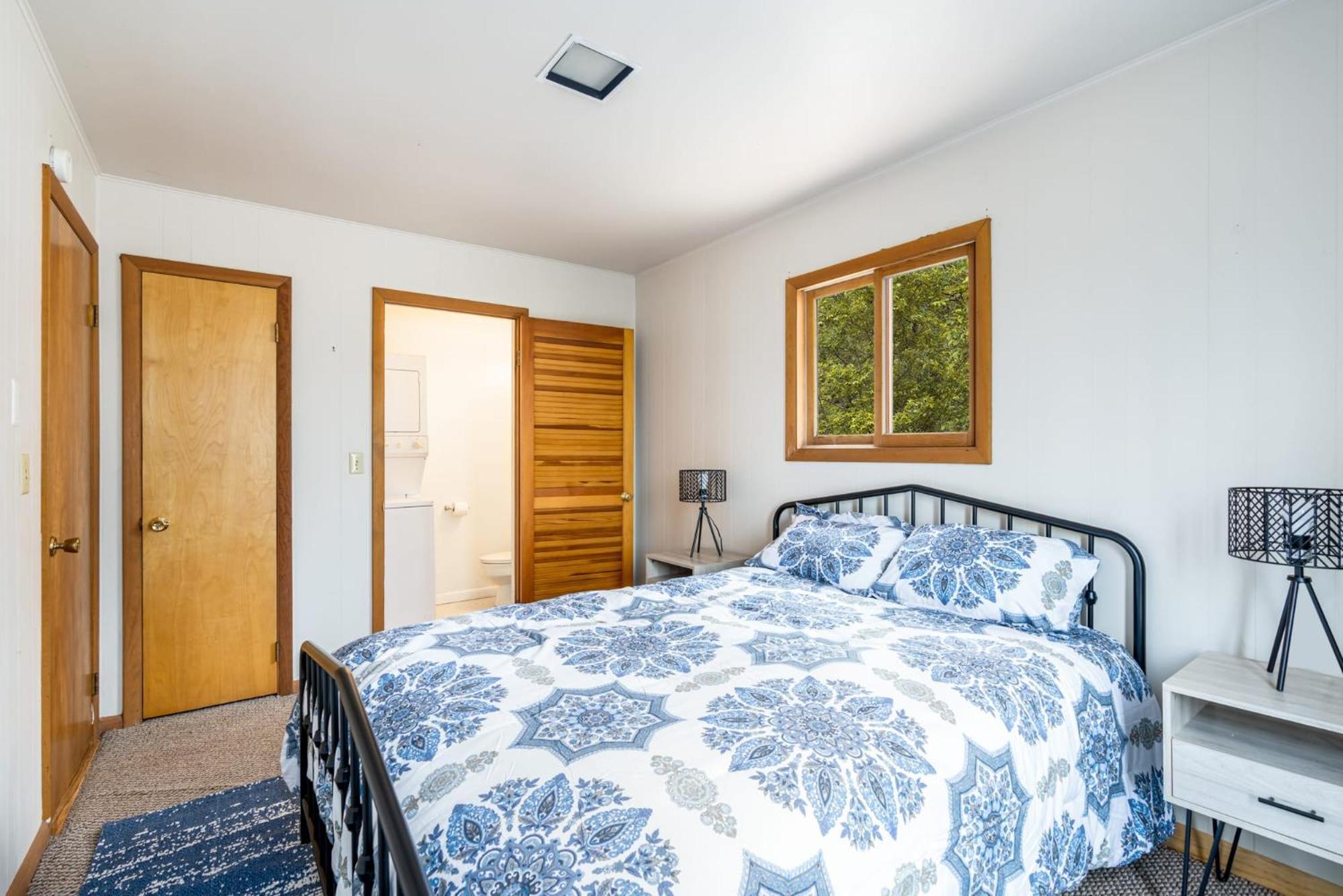 Chalet W Hot Tub, Large Deck, Grill, & Fast Wifi Berkeley Springs Zewnętrze zdjęcie