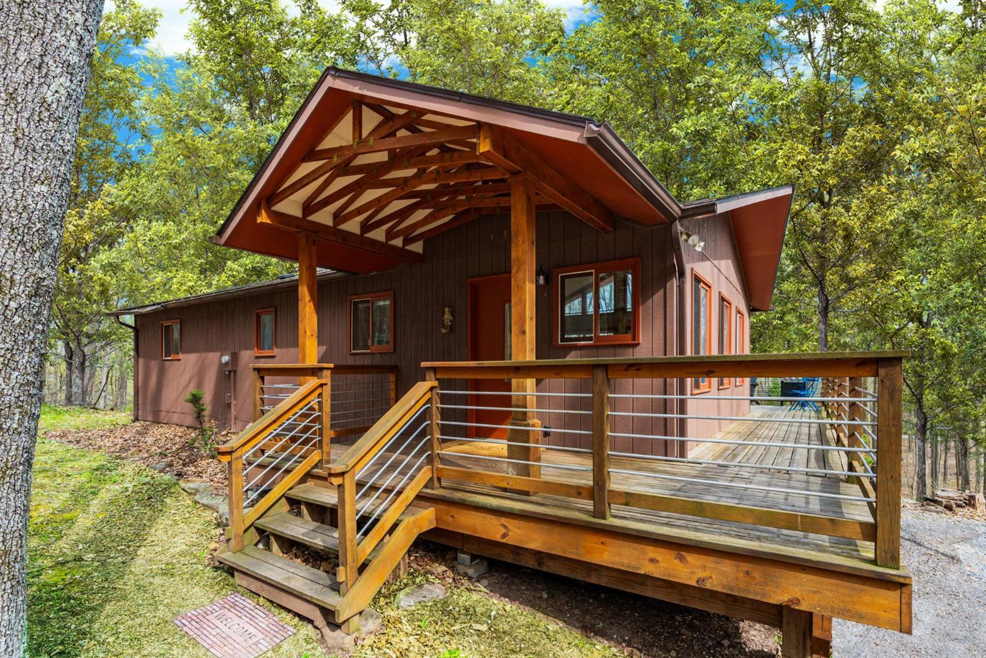 Chalet W Hot Tub, Large Deck, Grill, & Fast Wifi Berkeley Springs Zewnętrze zdjęcie
