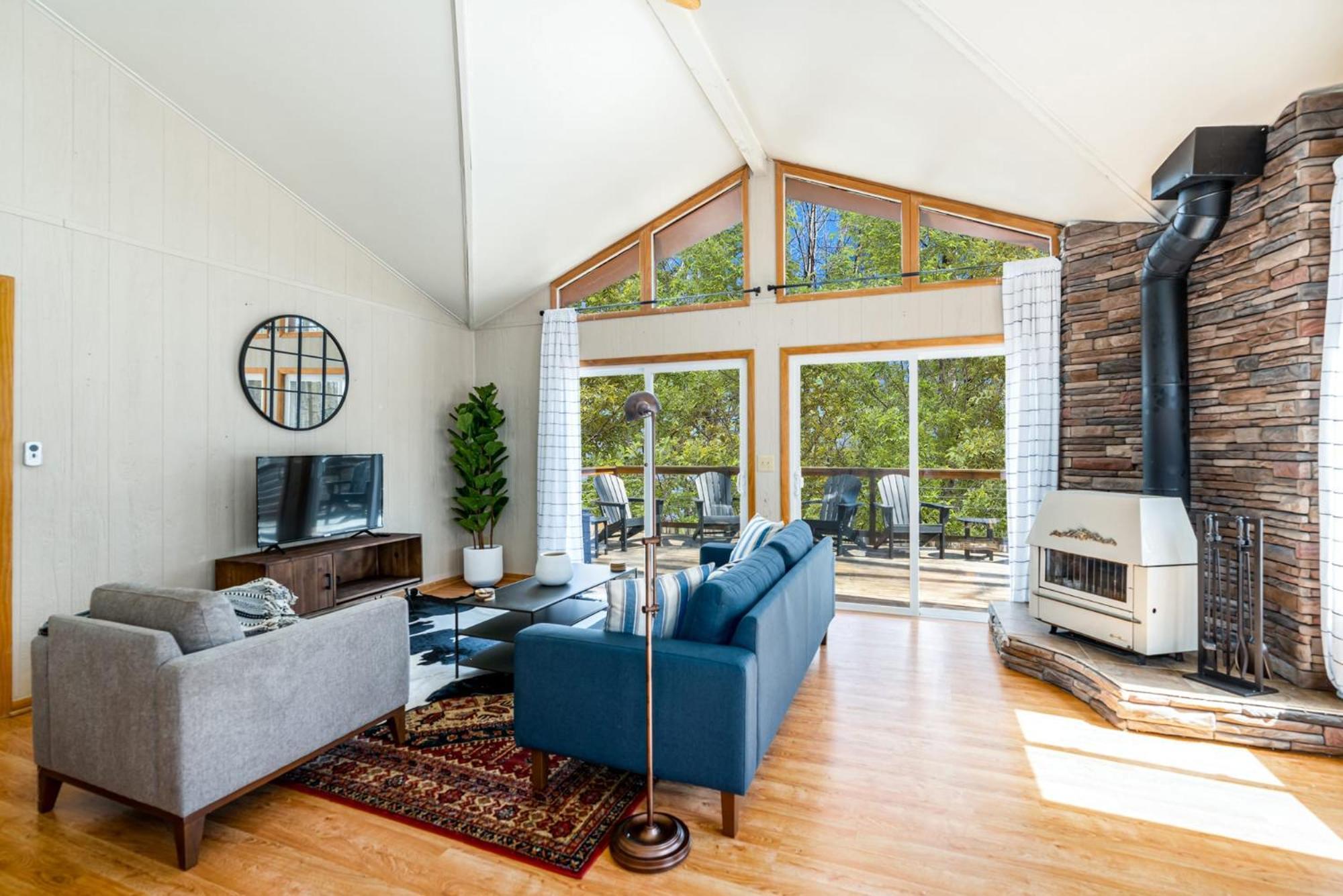 Chalet W Hot Tub, Large Deck, Grill, & Fast Wifi Berkeley Springs Zewnętrze zdjęcie