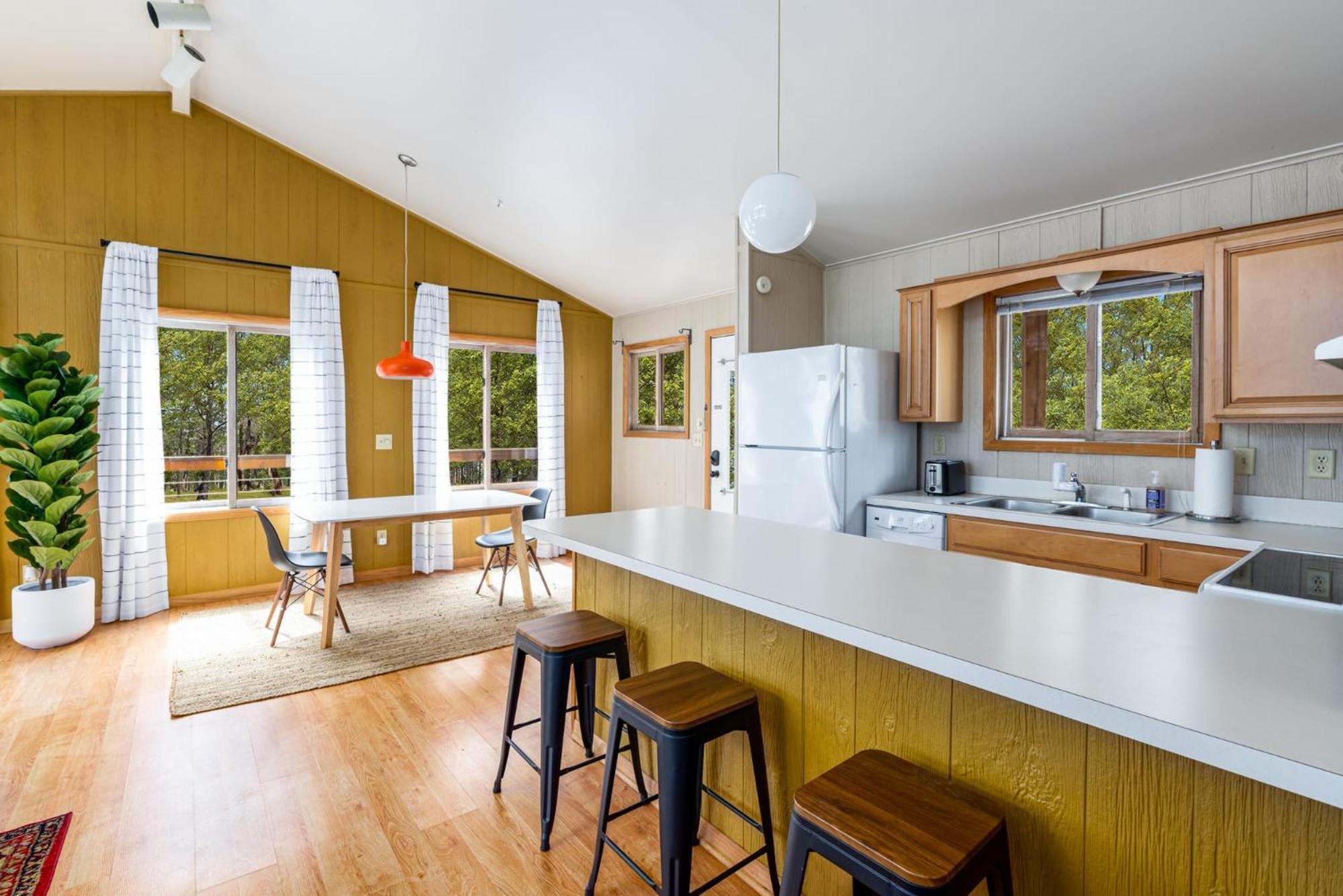 Chalet W Hot Tub, Large Deck, Grill, & Fast Wifi Berkeley Springs Zewnętrze zdjęcie